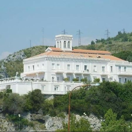 Appartamento Nel Fabbricato Denominato Il Castello Praia a Mare Extérieur photo